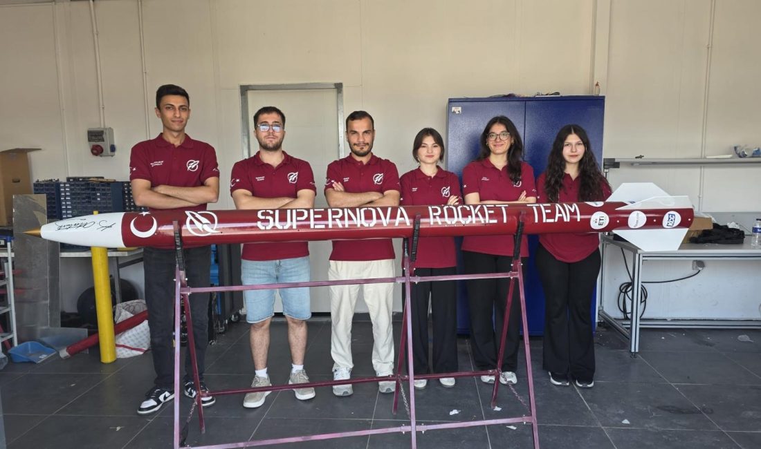 Bandırma Füze Kulübü’nün mirasını gençler yaşatıyor Bandırma’nın 1960’lı yıllarda başlayan roketçilik serüveni, üniversiteli öğrencilerin geliştirdiği yeni