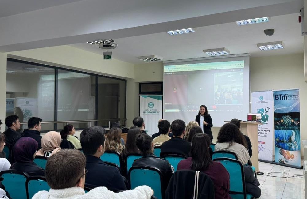BAÜN’de Dijital İş Süreçleri ve Yapay Zekâ Destekli Eğitim programı başladı Balıkesir Üniversitesinde, öğrencilerin dijital dönüşüm, yapay zekâ ve kurumsal kaynak