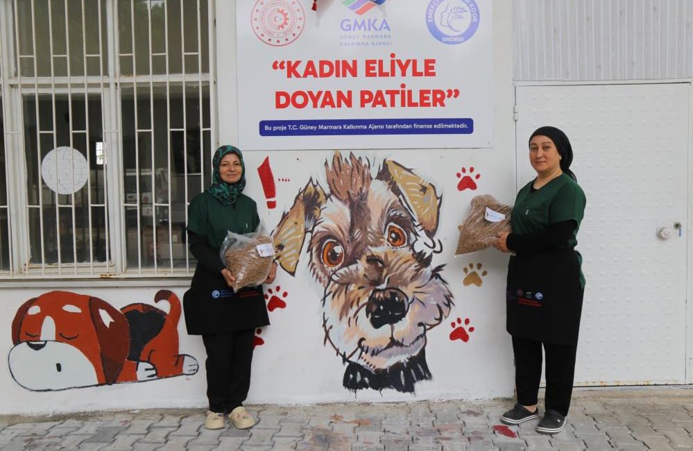 Gıda atıklarını sürdürülebilir hayvan mamasına dönüştüren “Kadın Eliyle Doyan Patiler”