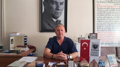 Atatürkçü Derneği ( ADD )Bandırma Şubesi, eğitim hayatına devam eden