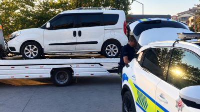 Erdek’te trafik ekiplerinin ilçe girişinde gerçekleştirdiği kontrolde Martı TAG üzerinden