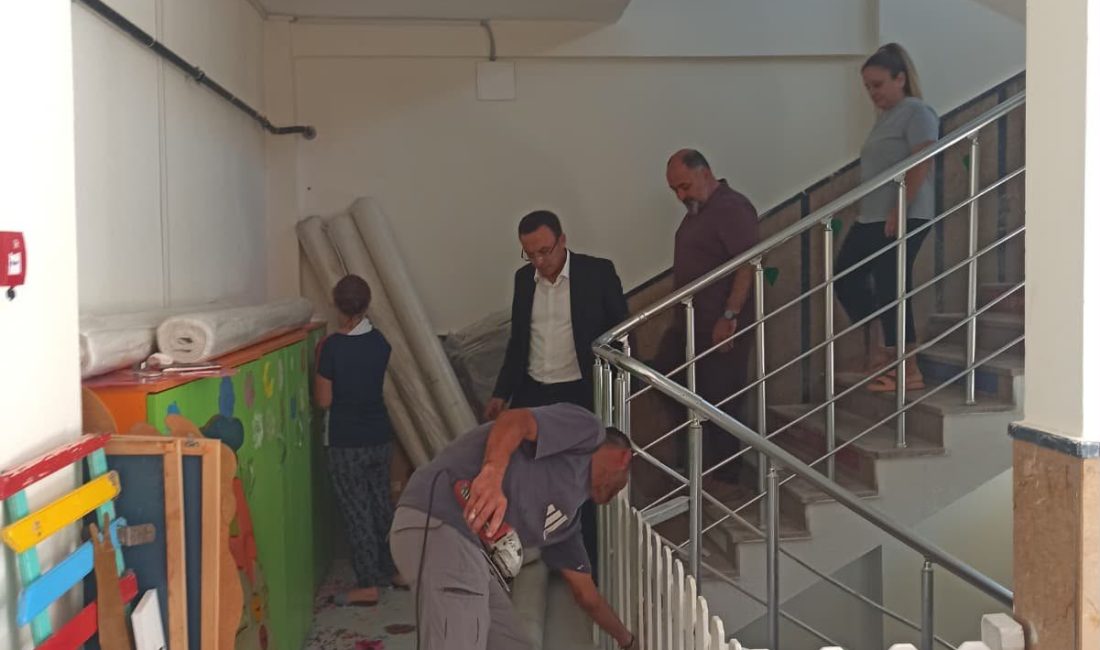 Eğitim öğretim dönemine hazırlık kapsamında okullarda gerçekleştirilen çalışmaları inceleyen Mutlu