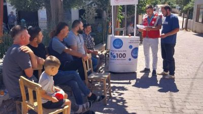 Erdek ve İvrindi’de sağlık ekipleri tarafından kurulan stantlarda vatandaşlara sağlıklı