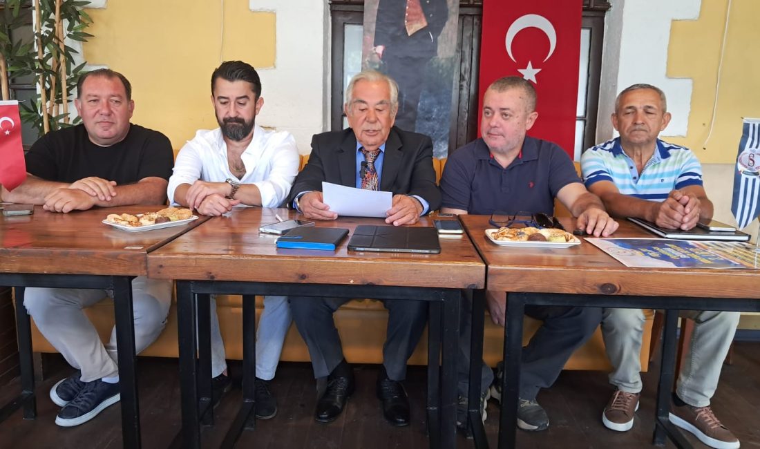 Çelikspor Kadın Voleybol takımı sezonu iddialı açıyor Çelikspor Kulübü Başkanı Ahmet Demirdağ düzenlediği basın toplantısında yeni transfer
