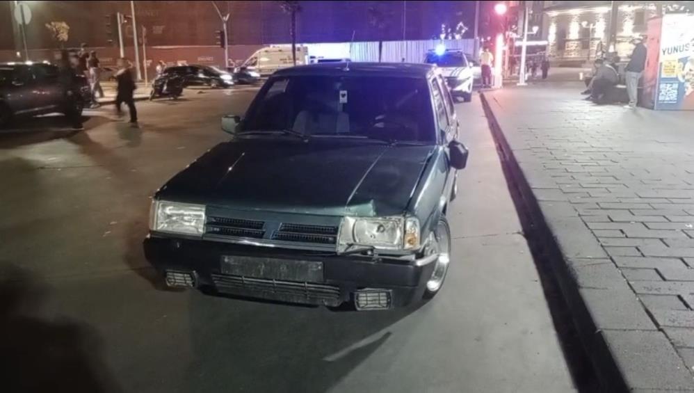 Tekerlekli sandalyesiyle karşıya geçerken otomobilin çarptığı engelli vatandaş hayatını kaybetti Balıkesir’de tekerlekli sandalyesiyle yolun karşısına geçerken bir aracın çarptığı engelli