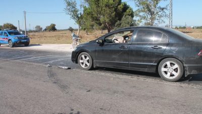 Manyas ilçesinde otomobilin plakasız motosiklete çarpması sonucu meydana gelen trafik