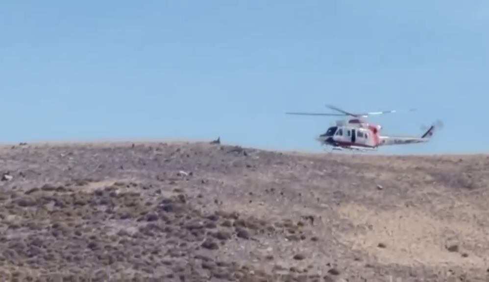 Koyun Adası’nda mahsur kalan 2 kişi Sahil Güvenlik helikopteriyle kurtarıldı Koyun Adası açıklarında su alarak batma tehlikesi geçiren yelkenli teknedeki