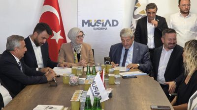 MÜSİAD Bandırma Şubesi’ndeki buluşmada bölge ilçelerinin ortak ihtiyaçları değerlendirilirken, devam
