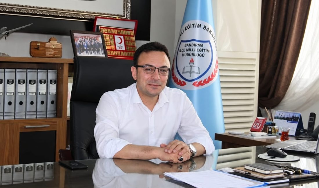 Bandırma eğitim camiasından Mutlu Aslan’a veda Karesi İlçe Milli Eğitim Müdürlüğüne atanan Mutlu Aslan, Bandırma’daki görevinden