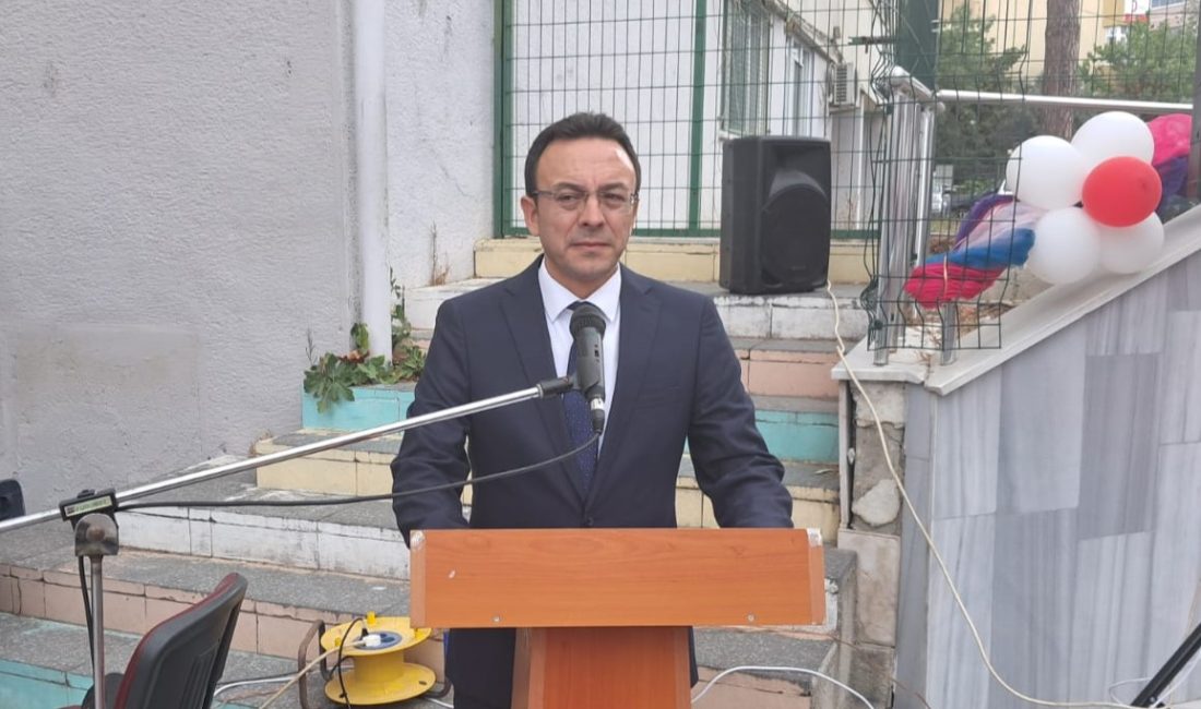İlköğretim Haftası törenler ile kutlandı. İlk tören Cumhuriyet Meydanında gerçekleştirildi.