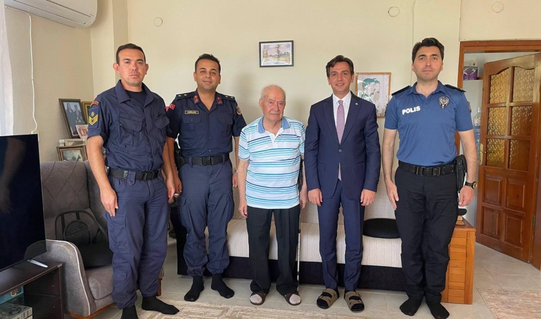 Kaymakam Akpınar’dan Kıbrıs gazilerine evlerinde ziyaret Marmara Kaymakamlığı tarafından gerçekleştirilen buluşmada ilçede ikamet eden Kıbrıs gazileri