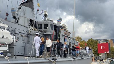 Preveze Deniz Zaferi ve Deniz Kuvvetleri Günü kapsamında Erdek Limanı’na