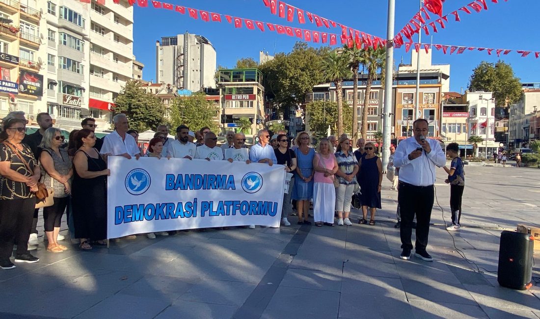 Bandırma’da Dünya Barış Günü’nde savaşlara karşı barış çağrısı Bandırma Demokrasi Platformu, savaşların yol açtığı yıkıma dikkat çekerek demokrasi,
