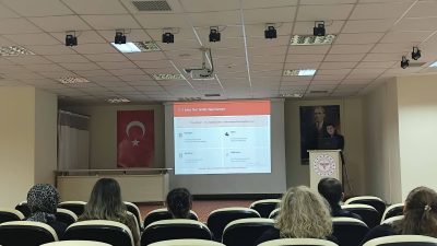 Bandırma Eğitim ve Araştırma Hastanesi’nde kurulan bilgilendirme standında vatandaşlara kalp