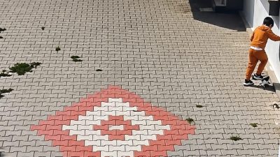 Bandırma’da bir yavru kediye kötü muamele edildiği iddiasıyla ortaya çıkan