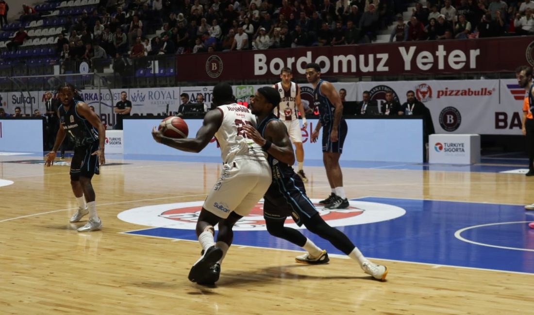 Bordo Bandırma, evinde Türk Telekom’u mağlup etti Bandırma Onyedi Eylül Üniversitesi Spor Salonu’nda oynanan karşılaşmada rakibine 79-66