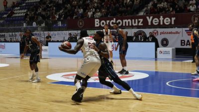 Bandırma Onyedi Eylül Üniversitesi Spor Salonu’nda oynanan karşılaşmada rakibine 79-66