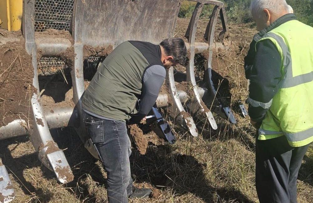 Gönen’de oluşturulacak 250 hektarlık endüstriyel plantasyon sahasında yürütülen hazırlık çalışmaları