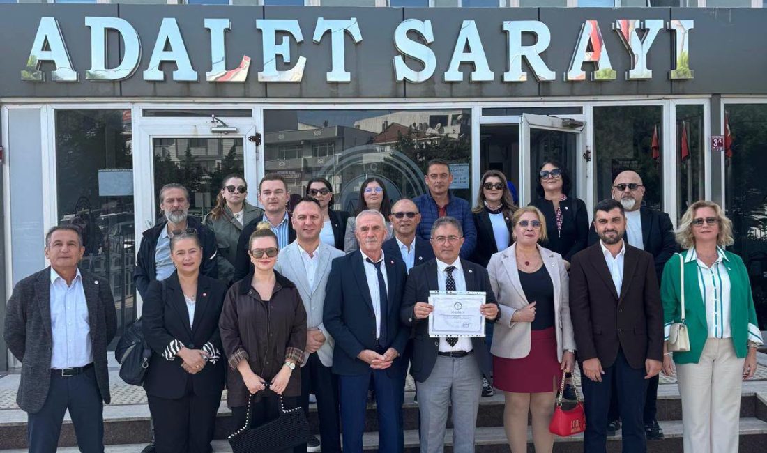 YENİ Parti’de Mehmet Atak ve yönetimi mazbatasını aldı Mazbatasını alarak görevine başlayan Yeni Parti Bandırma İlçe Başkanı Mehmet