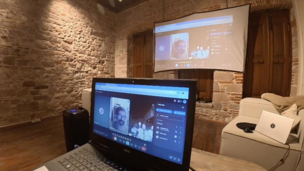 Ayvalık’ta yapay zekâ sineması rüzgârı: 65 film sinemaseverlerle buluştu Balıkesir’in Ayvalık ilçesi, sinema sanatı ile gelişen teknolojiyi buluşturan önemli