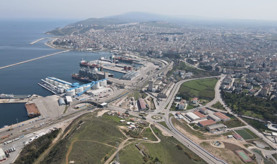 Bandırma’nın nüfusu bir yılda yüzde 1,26 arttı Bandırma’nın nüfusu 2025 yılında 169 bin 476 kişiye ulaşırken ilçe,