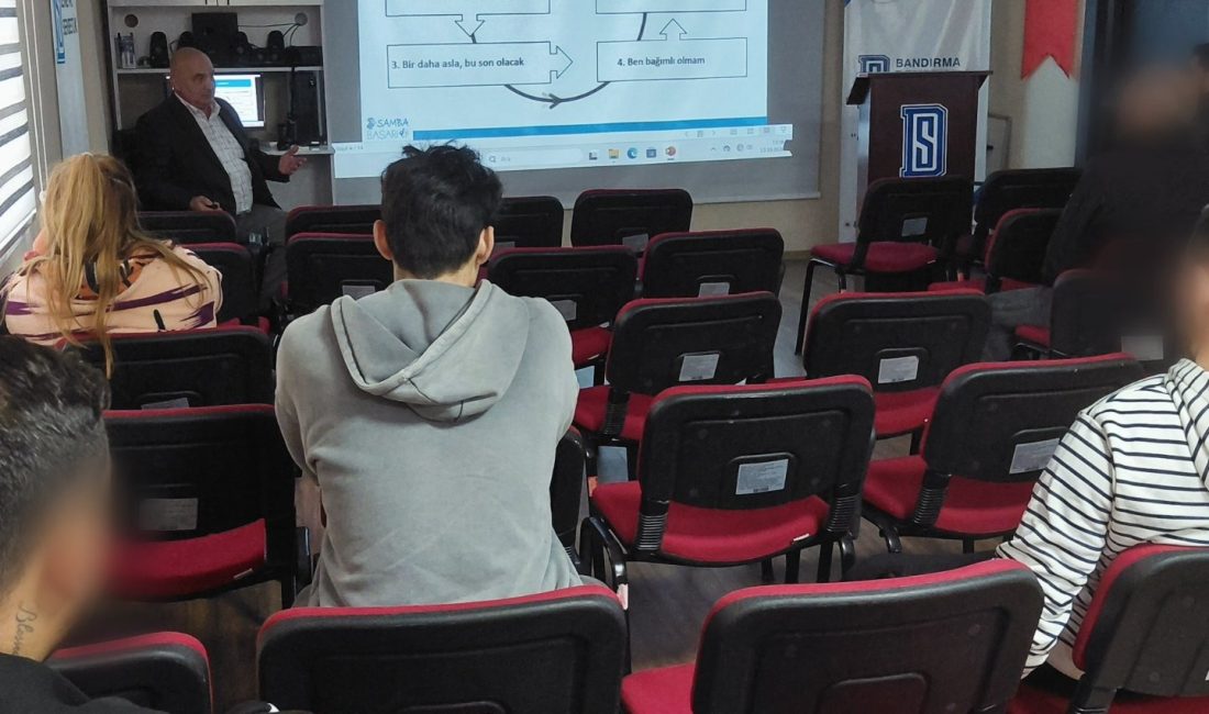 Bağımlılıkla mücadele yükümlülere anlatıldı Bandırma Denetimli Serbestlik’te Öğretmen Hakan Börü’nün sunum yaptığı programda bağımlılıkla