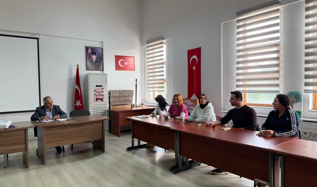 Çocuklar İçin Bakım ve Güvenlik Konuları Görüşüldü Bandırma Hicri Ercili Çocuk Evleri Sitesi Müdürlüğünde düzenlenen toplantıda, çocukların