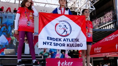 Erdek Atletik NYZ Spor Kulübü’nün genç sporcusu, Bursa’daki 13. Eker