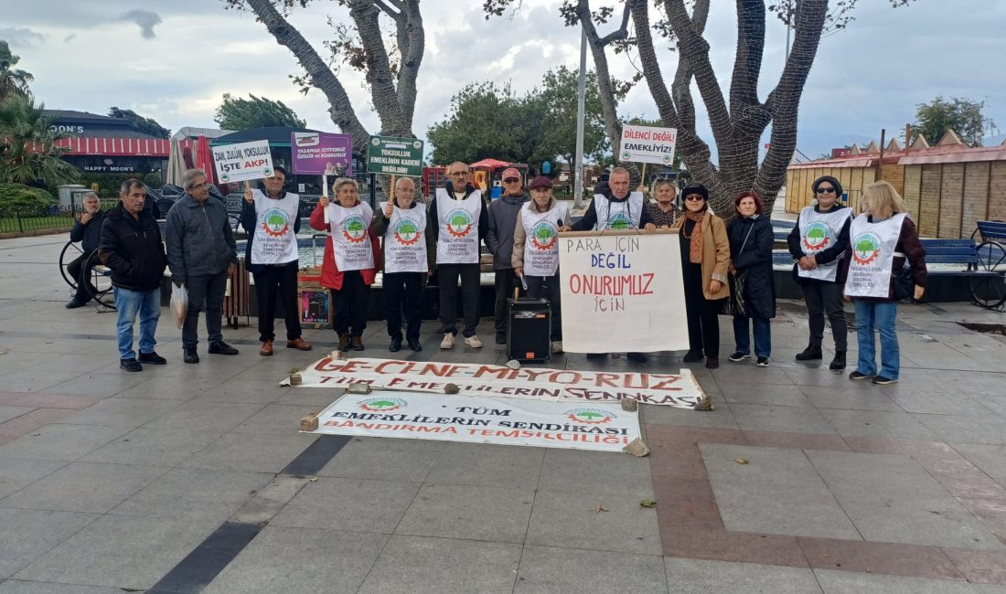 Tüm Emeklilerin Sendikası Bandırma’da Şekeroğlu için açıklama yaptı Sendikanın Bandırma Temsilcisi Muharrem Malçok, açıklamada Ali Şekeroğlu’nun ölümüne ilişkin