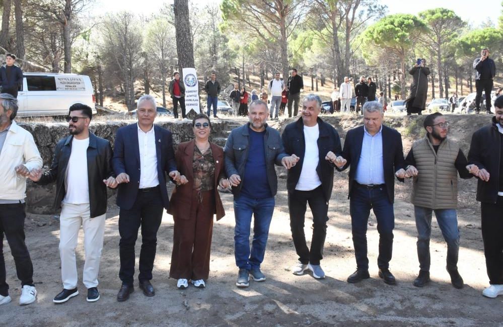 Kazdağları’nda kardeşlik halayı Edremit Körfezi Vanlılar Derneği tarafından hayata geçirilen “Balıkesir Edremit’ten, Van