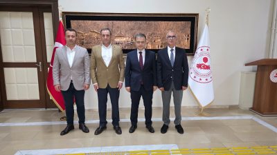 Kooperatif Başkanı Mehmet Özçakır ve yönetim kurulu üyeleri, Bandırma Kaymakamı