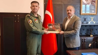 Hava Pilot Tuğgeneral Orhun Atasever, Erdek Kaymakamı Hasan Göç ile