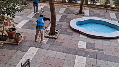 Bandırma Denetimli Serbestlik Müdürlüğünün mobil ekibi, Öğretmenevi çevresinde temizlik yaparak
