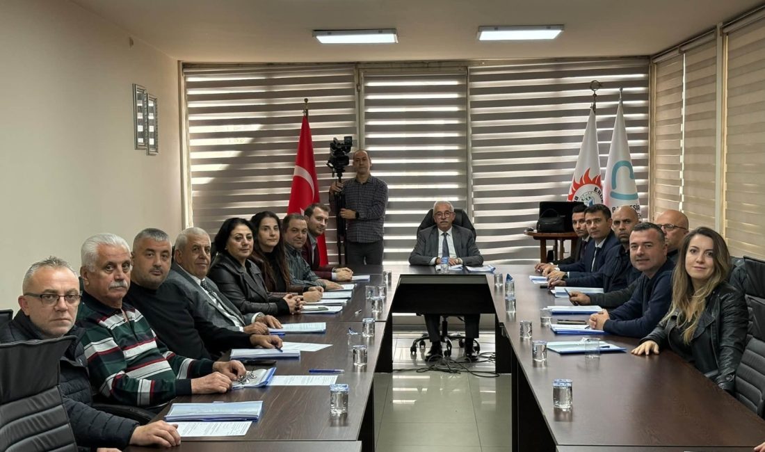 Belediye Başkanı Burhan Karışık’ın başkanlığında toplanan Erdek Belediye Meclisinde, 2027