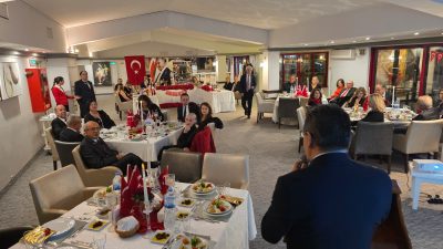 Bandırma Lions Kulübünün 29 Ekim Cumhuriyet Bayramı için düzenlediği yemekte