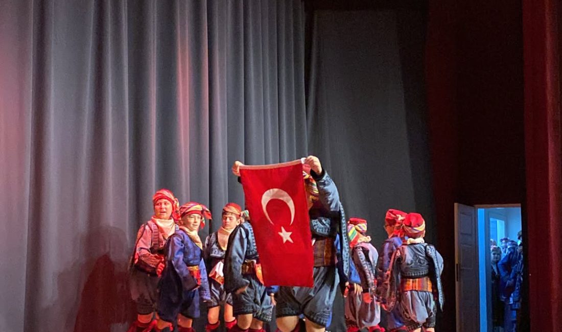 Bandırma’daki 29 Ekim töreninde Atatürk ve Millî Mücadele kahramanları anıldı.