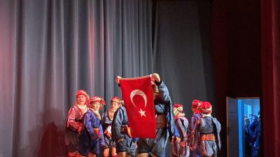 Bandırma’daki 29 Ekim töreninde Atatürk ve Millî Mücadele kahramanları anıldı.