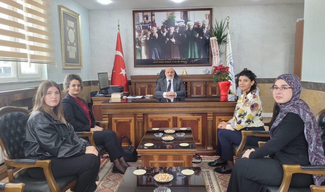 Müftü Acar’a camiler ve din görevlileri haftası ziyareti Bandırma Yarbay Vecihi Bey KYK Yurdu Müdürü Arzu Deniz, beraberindeki