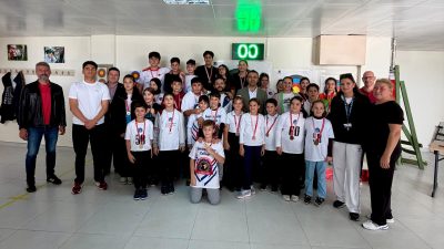 Bandırma Gençlik ve Spor İlçe Müdürlüğü tarafından gerçekleştirilen turnuvada sporcular,