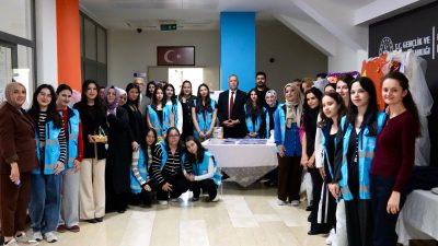 Ayhan Songar’dan Bandırma Kız Yurdu’na kadar 6 yurtta öğrencilerle buluşan