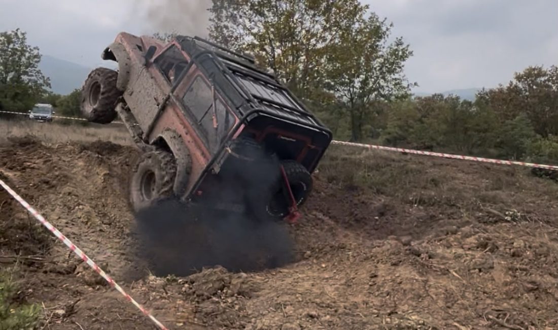 Bandırma ve Erdek’i Temsil Eden Ekipten İki Kupa Mustafakemalpaşa’daki off-road organizasyonunda yaklaşık 100 araç mücadele etti. Kapıdağ Off-Road