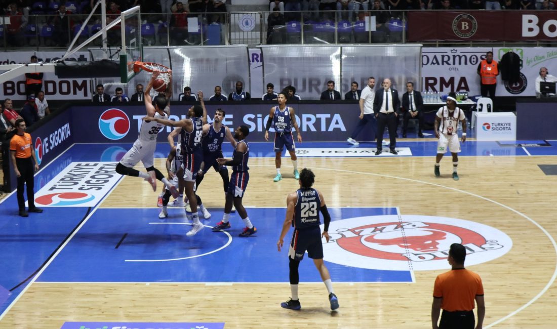 Bandırma’da nefes kesen mücadelede kazanan Anadolu Efes oldu Bordo Bandırma Basketbol, Süper Lig’in ikinci haftasında Anadolu Efes karşısında