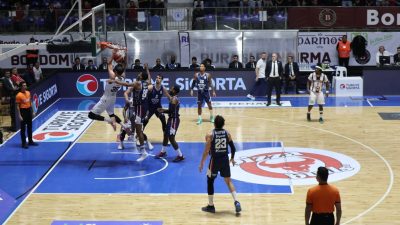 Bordo Bandırma Basketbol, Süper Lig’in ikinci haftasında Anadolu Efes karşısında