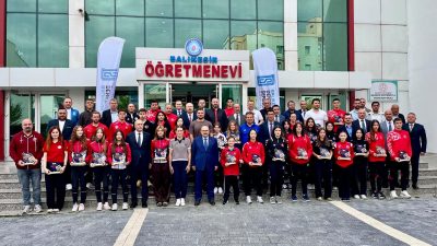 Modern pentatlonda Avrupa şampiyonluğu ve dünya ikinciliği, kick boksta ise