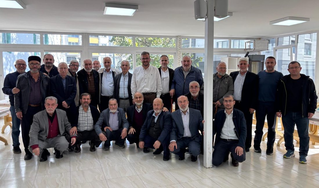 Bandırma’da düzenlenen buluşmada Milli Görüş hareketinin farklı dönemlerinde görev alan