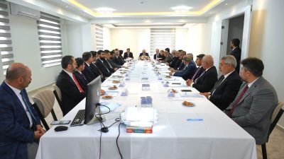 Balıkesir Valisi İsmail Ustaoğlu’nun başkanlığındaki toplantıda, kent genelindeki din hizmetlerinin