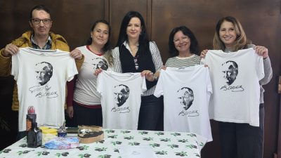 Yaklaşık 15 yıllık atölyecilik deneyimini farklı çalışmalarla sürdüren moda tasarımcısı