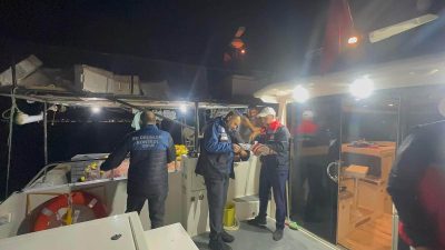 Su ürünleri kaynaklarının korunması amacıyla Erdek açıklarında gerçekleştirilen kontrollerde balıkçı