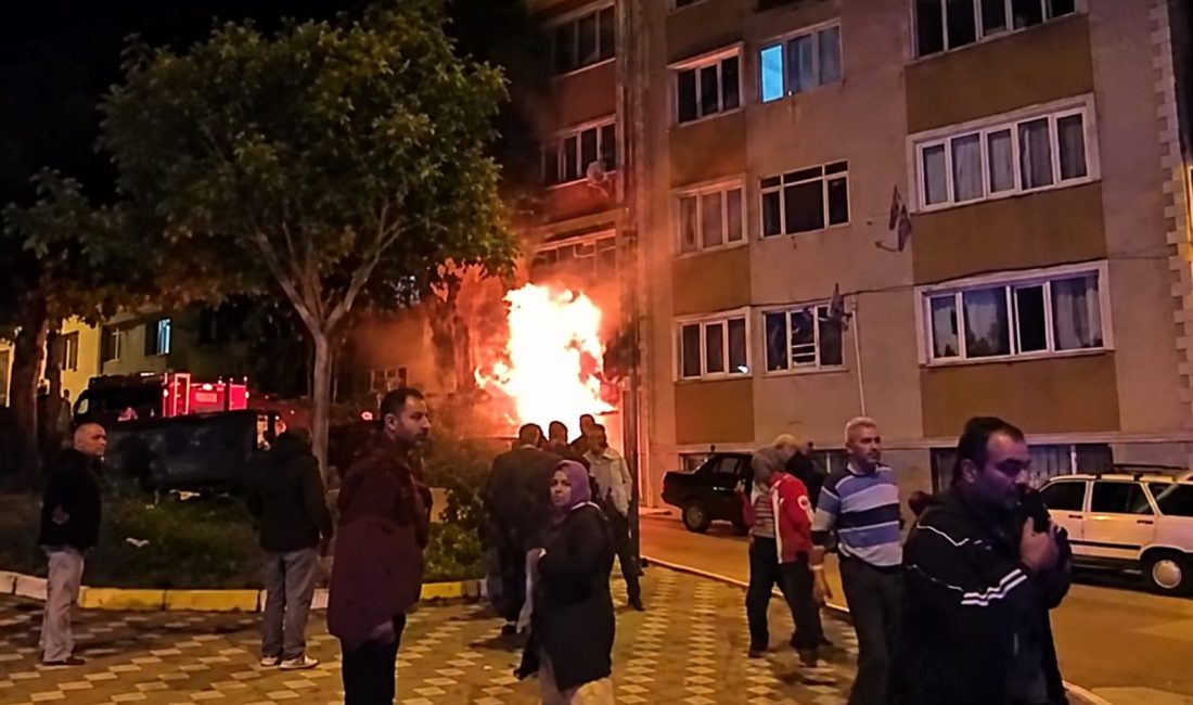Bandırma’da apartmanda patlama: 8 kişi yaralandı Havuzlubahçe Sokak’taki apartmanda meydana gelen olayda dumandan etkilenen 7 kişi