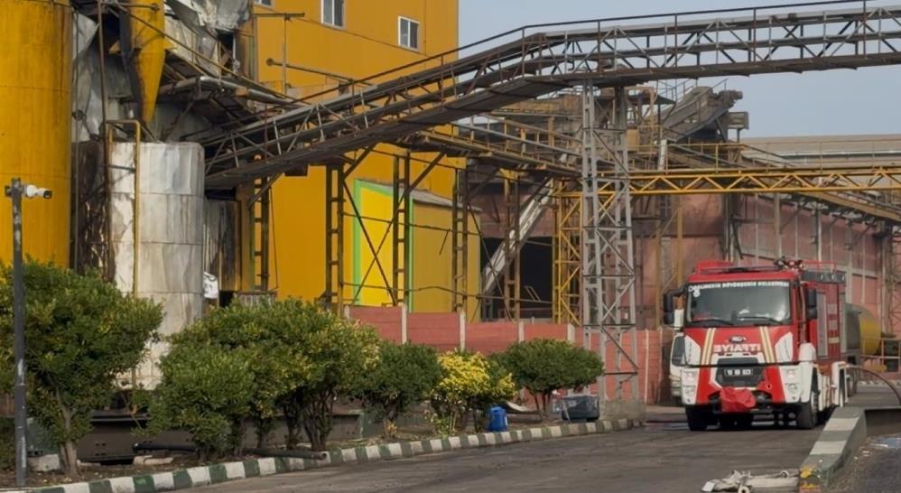 Bandırma’da yağ fabrikasında çıkan büyük yangın kontrol altına alındı Bandırma’da bulunan Ayhan Sezer Yağ Fabrikası’nda gece saatlerinde çıkan büyük